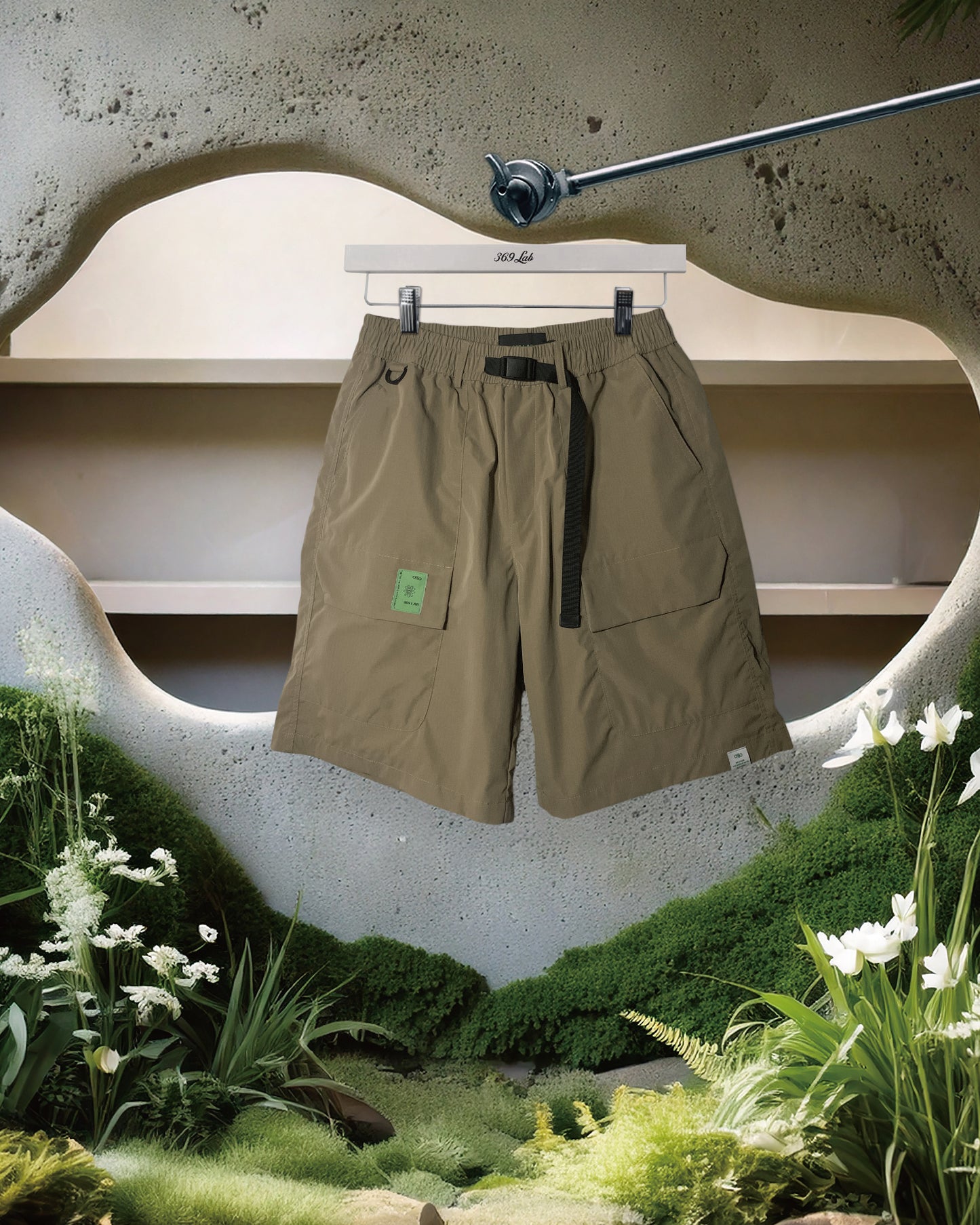 TRIANGLE PATCH LOOSE SHORTS