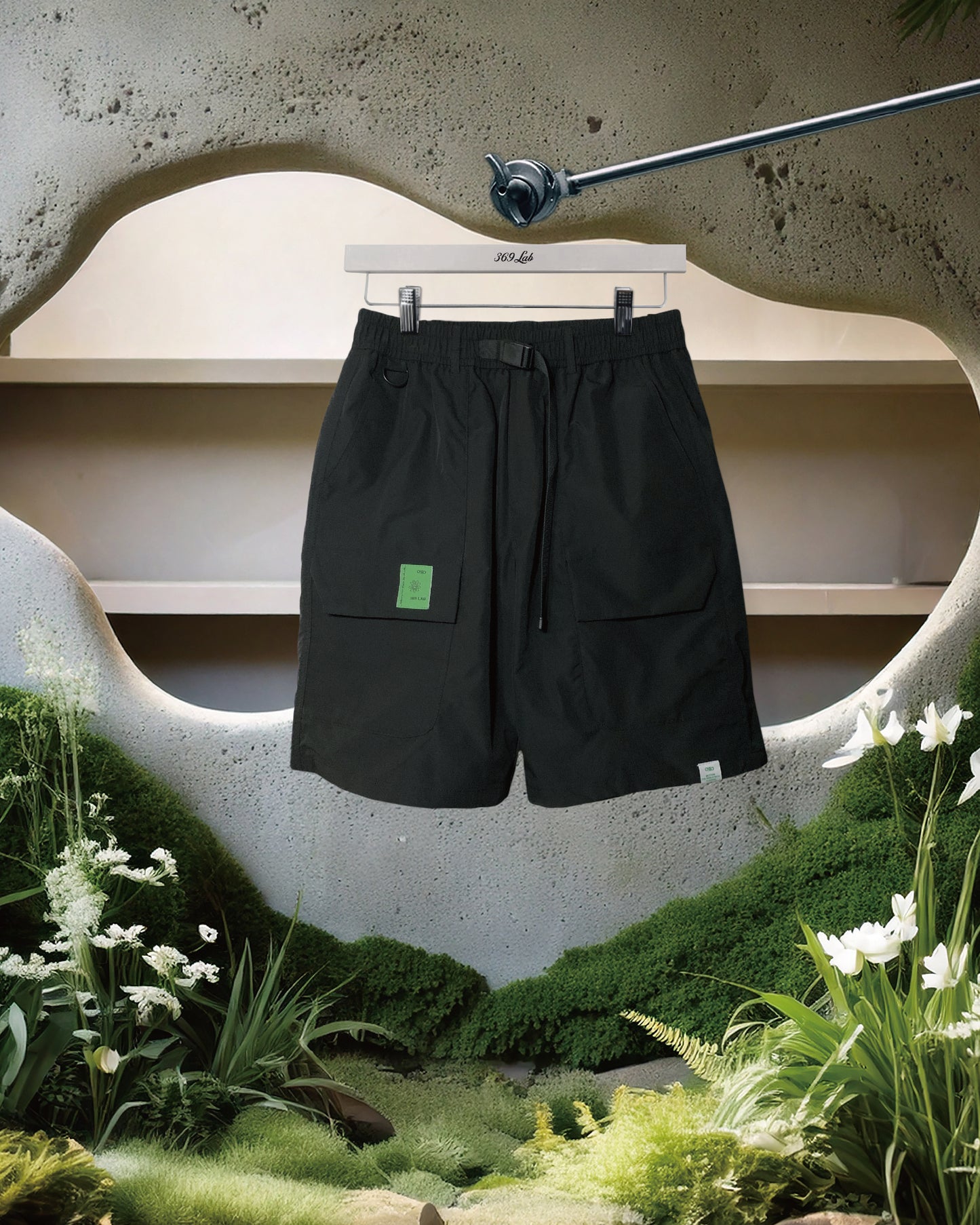 TRIANGLE PATCH LOOSE SHORTS