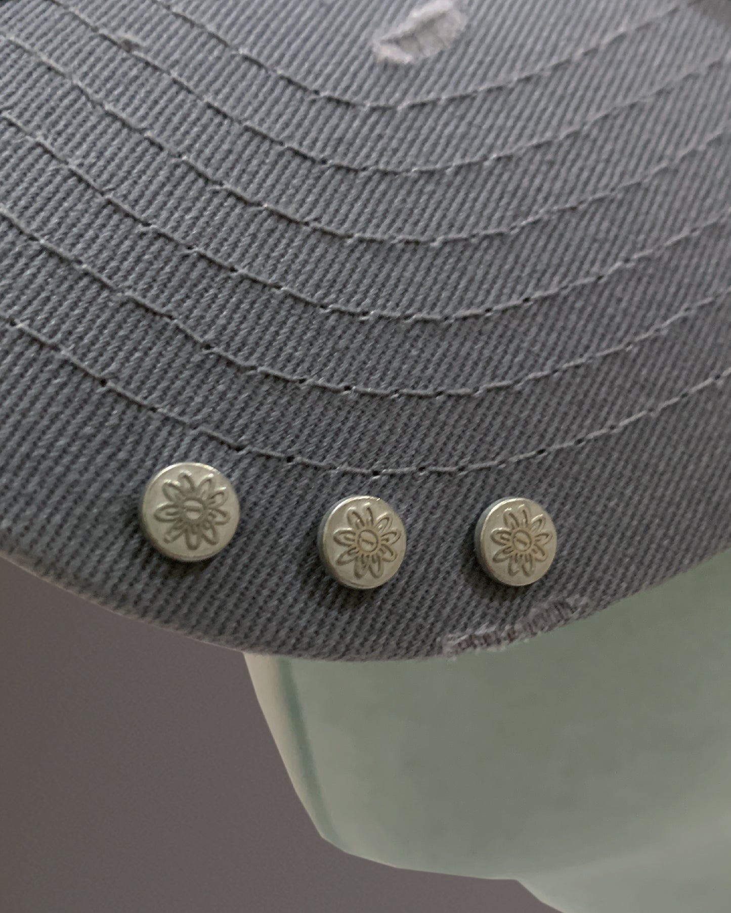 BABY FLOWER STUDS CAP