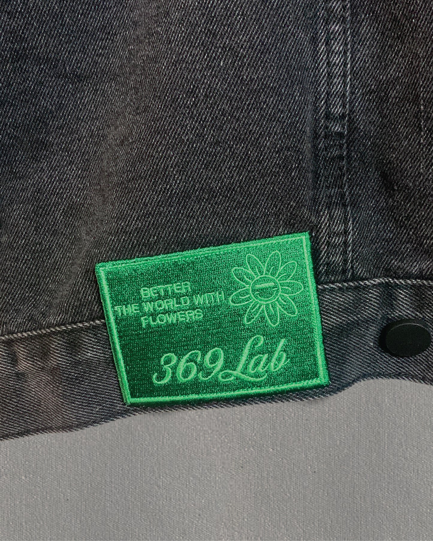 OVERSIZED DENIM JACKET